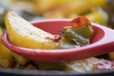 ratatouille kaşığı yakın çekim