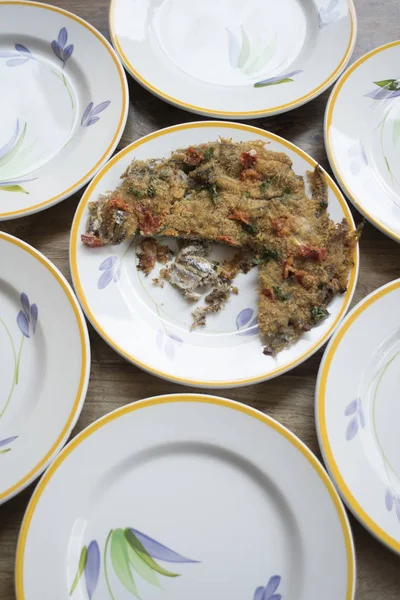 Hamsi pastası tamamen kızarmış 