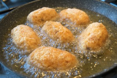 pirinç kroket zeytinyağında kızartma