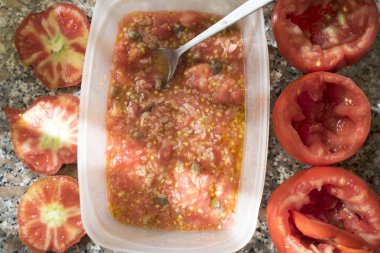 pirinç dolu evde domates yapma