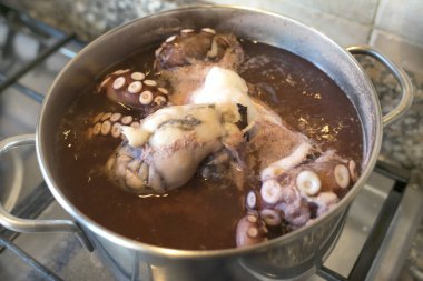 Pişirme taze ahtapot