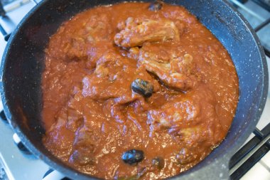 kızarmış tavuk chasseur tavada pişirme