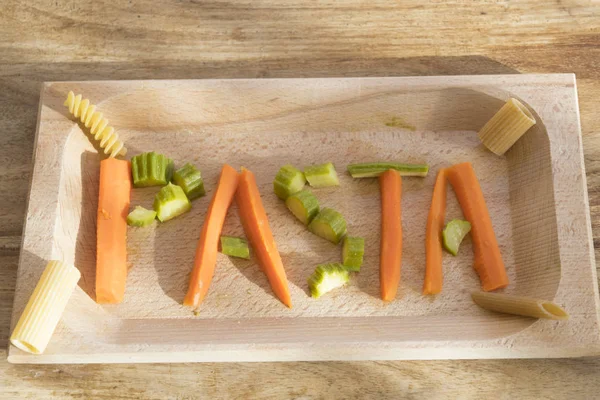 Pasta geschreven wth groenten — Stockfoto