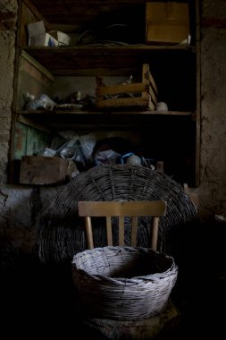 ahşap kirişli tavan ile eski tavan