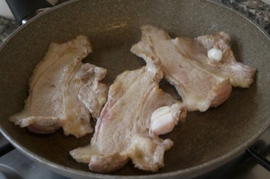 limon Dana scaloppine tavada kızartma