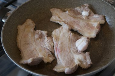 limon Dana scaloppine tavada kızartma