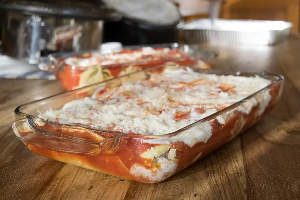 Lasagne bolognesi in vetro pirex — Foto Stock