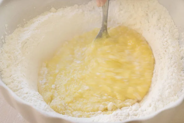 Preparing dough for cake — Stock Photo, Image