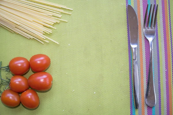 신선한 토마토와 스파게티 — 스톡 사진