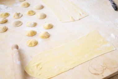 Tortellini evde hazırlanması