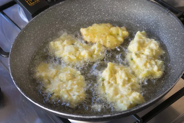 Frying of vegetable fritters — Stock Photo, Image