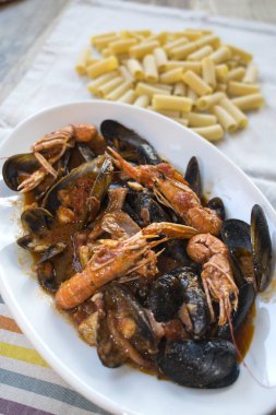 deniz ürünleri sos makarna