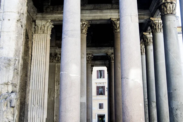 Colunata do Panteão em Roma — Fotografia de Stock
