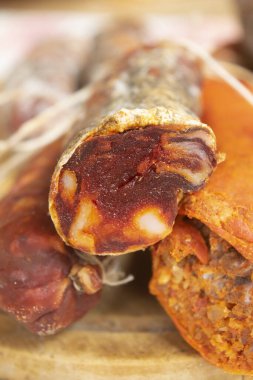 soppressata salamı ve sıcak nduja tipik Calabria ürünleri