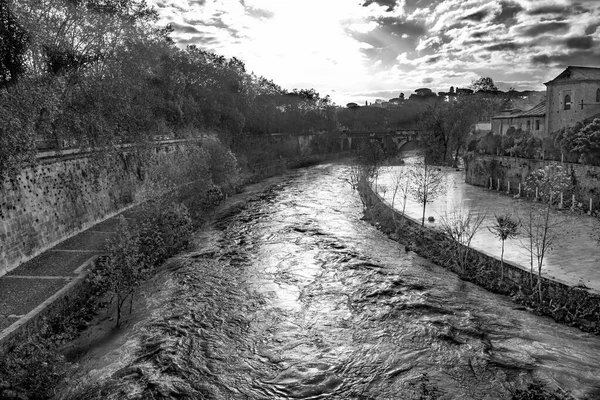 Tiber Ostrov Římě Řekou Tiber — Stock fotografie