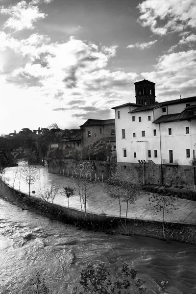 Isola Del Tevere Roma Con Fiume Tevere — Foto Stock