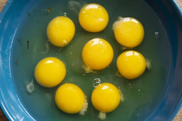 Oeufs Décortiqués Dans Une Assiette Pour Préparer Une Omelette — Photo