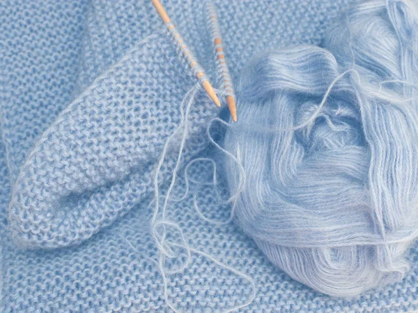 Knitting with bamboo needles — Stock Photo, Image