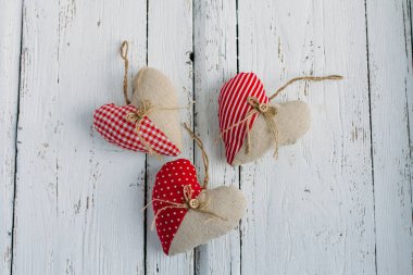 Kalpler kumaş beyaz bir tablo