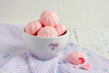 Çilek kremalı kurabiye