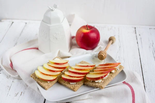 Pain sec diététique, pomme et miel — Photo