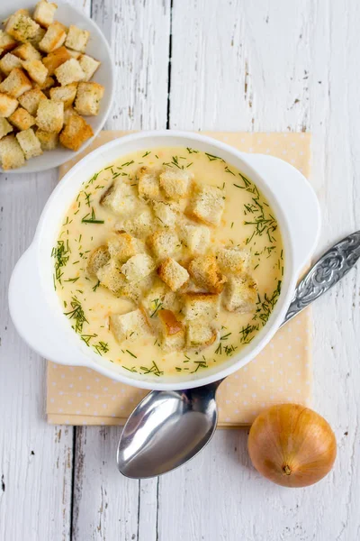 Zwiebelsuppe mit Käse — Stockfoto