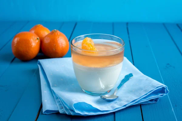 Tangerine Panna cotta — 图库照片