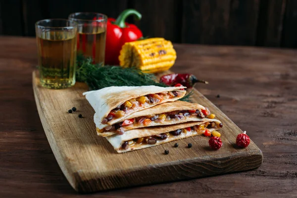 Peynirli vejetaryen Meksika quesadillas