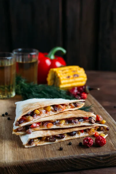 Peynirli vejetaryen Meksika quesadillas