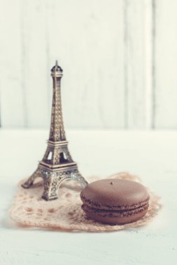Çikolata Fransızca macaroons ve Eyfel Kulesi