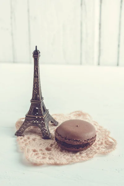 Çikolata Fransızca macaroons ve Eyfel Kulesi