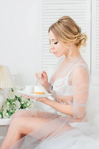 La mañana de la novia de Boudoir — Foto de Stock