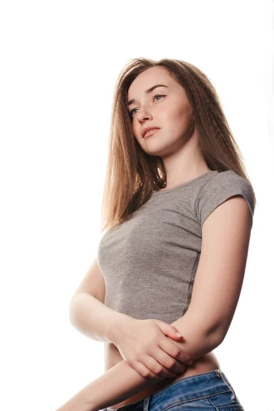 Retrato de joven hermosa chica morena en el estudio —  Fotos de Stock