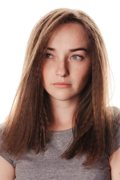 Retrato de jovem bela menina morena no estúdio — Fotografia de Stock