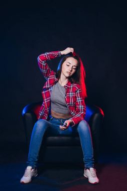  Kadın sigara elektronik sigara dumanı ile