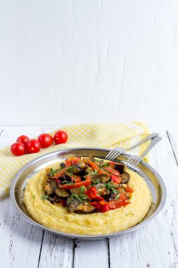 Mısır püresi ile sebze