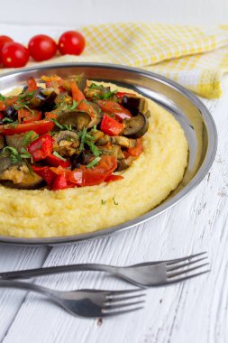 Mısır püresi ile sebze