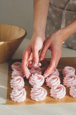 Kız hazırlanıyor hassas ev yapımı hatmi 