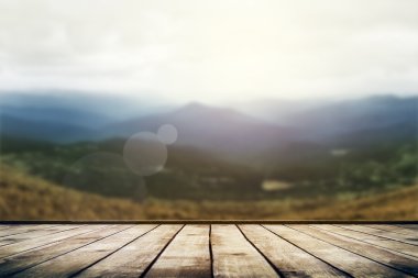Dağlar manzara güneş ışığı ile. Güzellik doğa arka plan