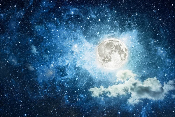 Nacht hemel met sterren en volle maan. — Stockfoto