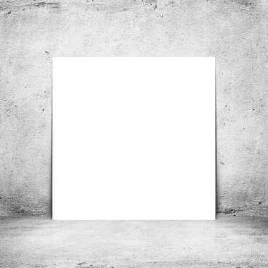 Tuğla duvar ve ahşap zemin ile eski iç boş poster