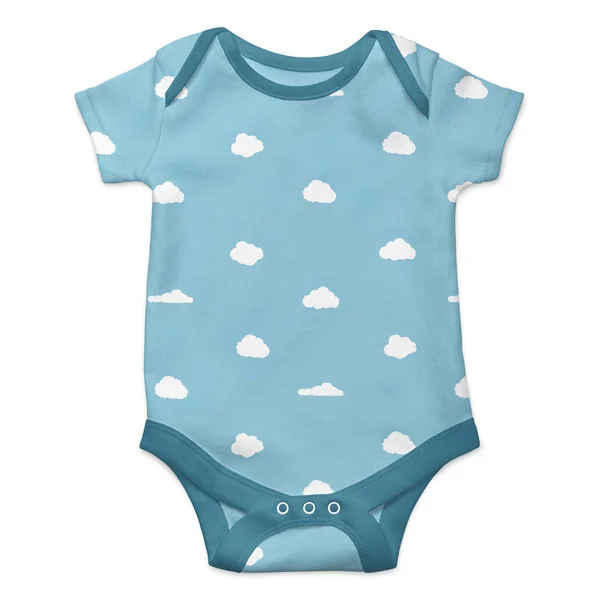 Baby onesie con patrón de nubes aislado sobre fondo blanco —  Fotos de Stock