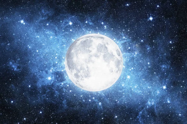月亮。从空间查看。这幅图像由美国国家航空航天局提供的元素 — 图库照片