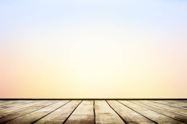 bulanık sonbahar doğal arka plan bokeh ile boş ahşap masa