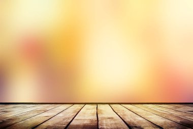 bulanık sonbahar doğal arka plan bokeh ile boş ahşap masa