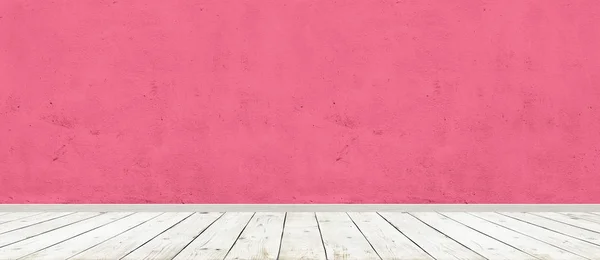 붉은 콘크리트 벽과 나무 바닥 배경 빈티지 룸 인테리어. 넓은 파노라마 이미지 — 스톡 사진