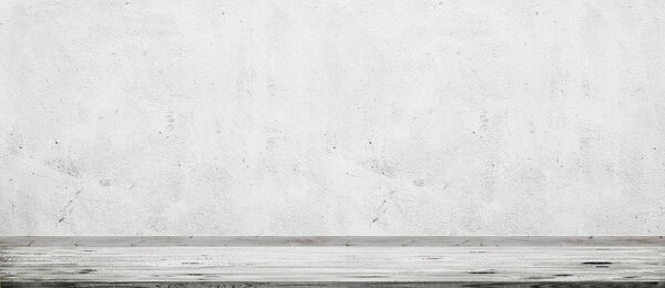 Деревянный пол на бетонном фоне
