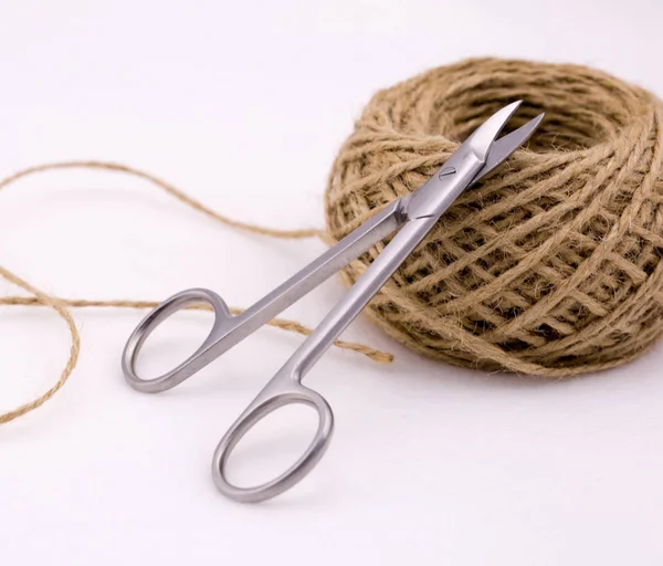 beyaz izole b makasla keten konu, keten konu