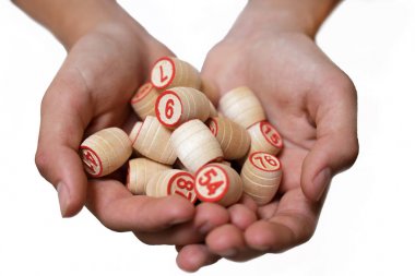 Loto oyun bingo, numaraları bingo, beyaz bir adam elleriyle