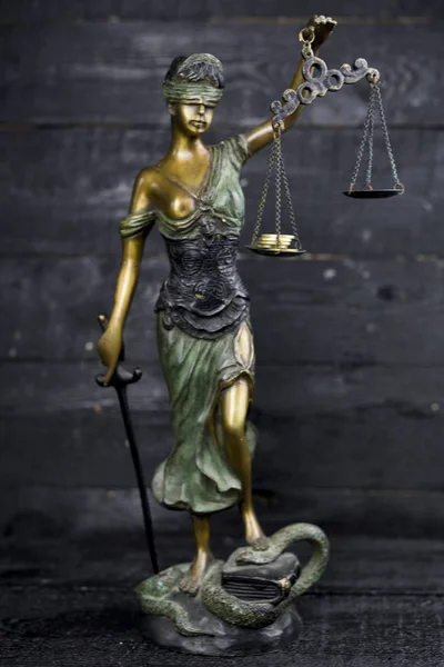Socha spravedlnosti - pani spravedlnost nebo Iustitia / Justitia — Stock fotografie